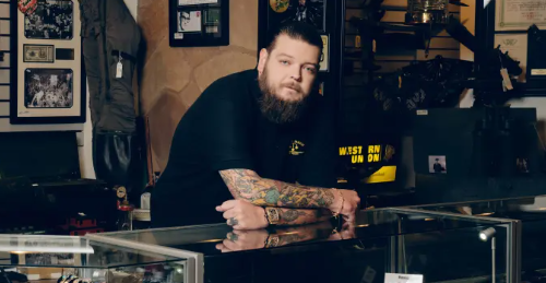 news ‘Pawn Stars’ star Rick Harrison calls out son Corey amid GoFundMe controversy